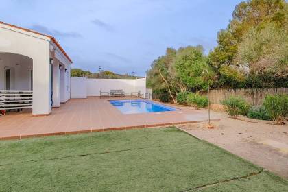 Villa with pool for sale in Binibeca Nou
