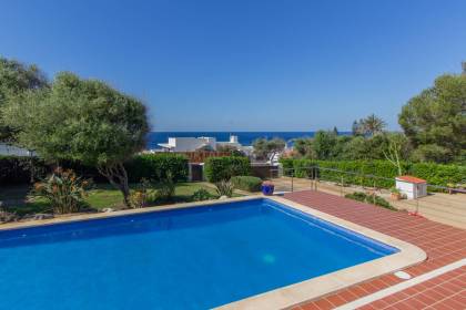 Villa for sale with pool and sea views in Binibeca