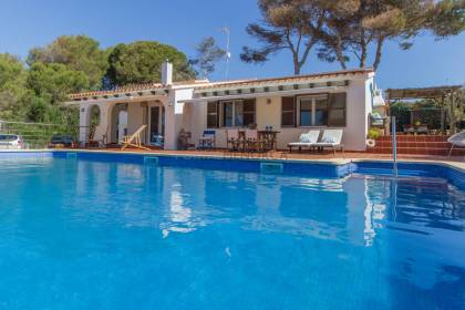 Villa for sale with pool and sea views in Binibeca