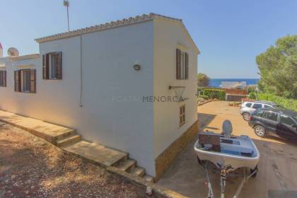 Chalet en venta con piscina y vistas al mar en Binibeca