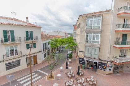 Appartement et local commercial à vendre à Alaior