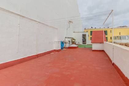 Flat and commercial premises for sale in Alaior