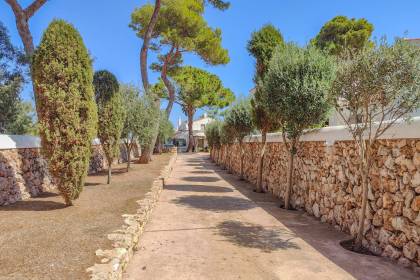 Casa de campo con piscina en venta cerca de Sant Lluís