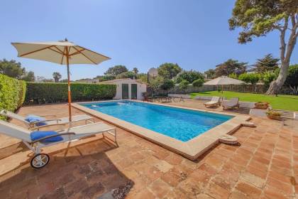 Casa de campo con piscina en venta cerca de Sant Lluís