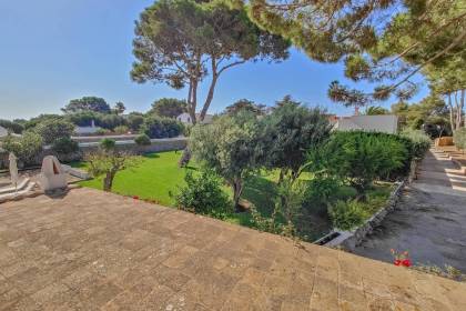 Casa de campo con piscina en venta cerca de Sant Lluís