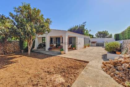 Casa de campo con piscina en venta cerca de Sant Lluís