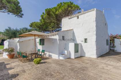 Casa de campo con piscina en venta cerca de Sant Lluís