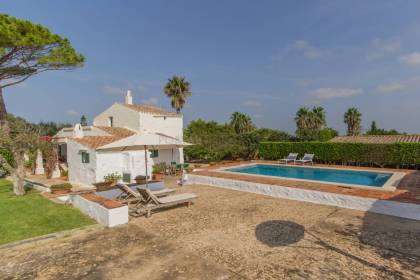 Country house with pool for sale near Sant Lluís