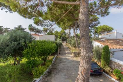Country house with pool for sale near Sant Lluís