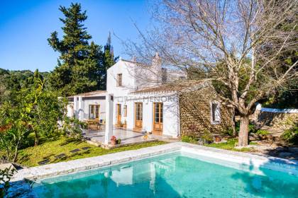 Country house for sale in a privileged location of Menorca