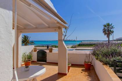 Beachfront house for sale in Punta Prima