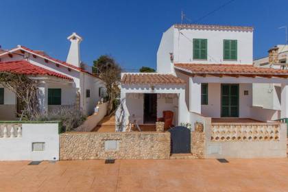 Beachfront house for sale in Punta Prima