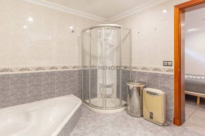 Casita en primera línea de mar en venta en Binibeca