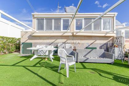 Casita en primera línea de mar en venta en Binibeca