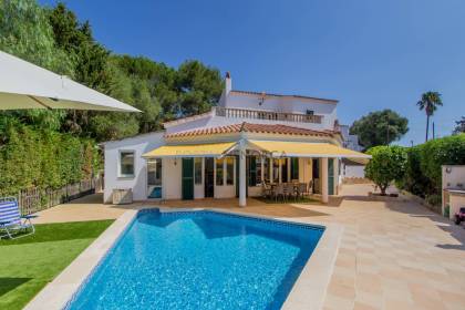 Villa with pool for sale in Son Vitamina