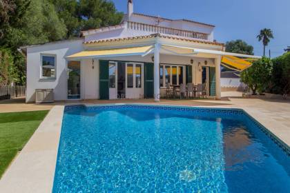 Villa with pool for sale in Son Vitamina