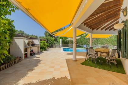 Villa with pool for sale in Son Vitamina