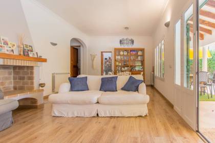Villa with pool for sale in Son Vitamina