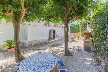 Villa with tourist license and pool for sale in Menorca