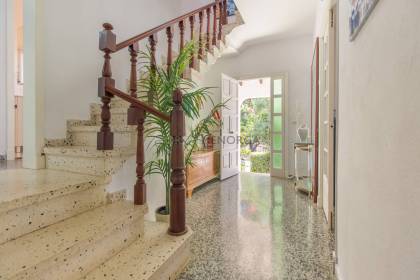 Villa with tourist license and pool for sale in Menorca