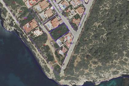 Parcela edificable en Cala'n Porter con vistas al mar