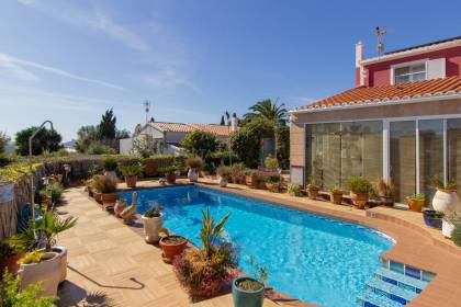 Chalet con piscina en venta en Binibeca