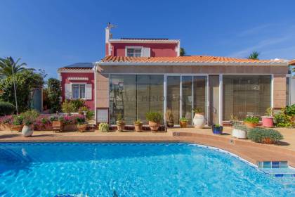 Chalet con piscina en venta en Binibeca