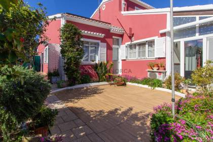 Chalet con piscina en venta en Binibeca