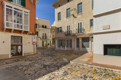 Central building to renovate for sale in Mahón