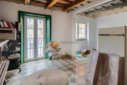 Central building to renovate for sale in Mahón