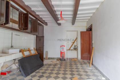 Central building to renovate for sale in Mahón