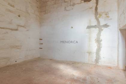 Central building to renovate for sale in Mahón