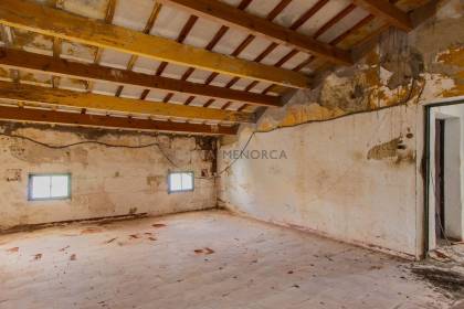Central building to renovate for sale in Mahón