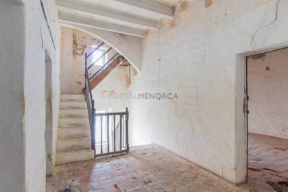 Central building to renovate for sale in Mahón