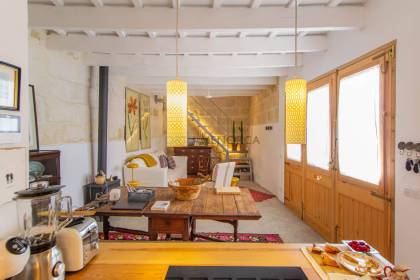 Casa reformada con terraza en venta en Alaior
