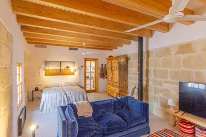 Casa reformada con terraza en venta en Alaior