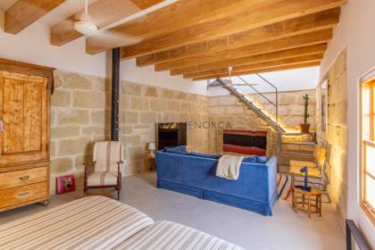 Casa reformada con terraza en venta en Alaior
