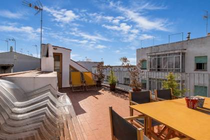 Casa reformada con terraza en venta en Alaior