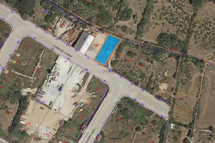 Parcela industrial con licencia de obras en venta en Alaior