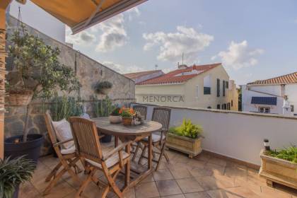 Maison avec garage à vendre dans le centre de Mahón