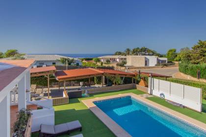 Villa avec vue mer et piscine à vendre à Binidalí