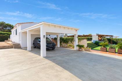 Villa avec vue mer et piscine à vendre à Binidalí