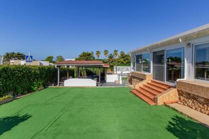 Villa avec vue mer et piscine à vendre à Binidalí