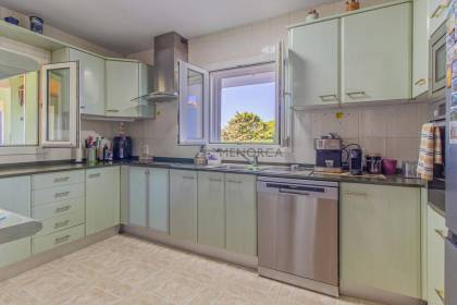 Villa avec vue mer et piscine à vendre à Binidalí