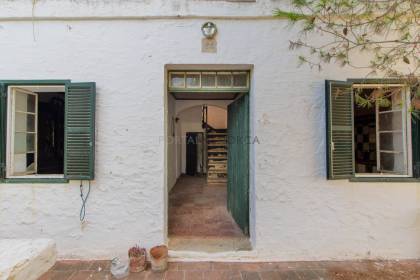 Traditional country house to renovate for sale in Alaior