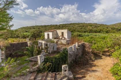 Traditional country house to renovate for sale in Alaior