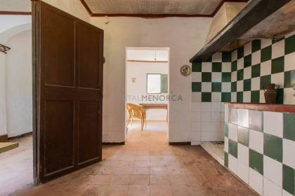Traditional country house to renovate for sale in Alaior