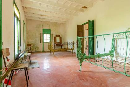 Traditional country house to renovate for sale in Alaior