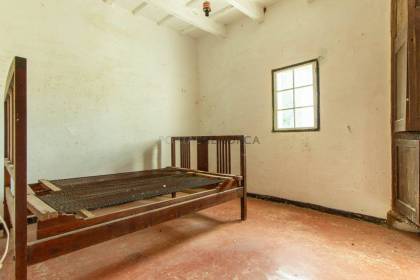 Traditional country house to renovate for sale in Alaior
