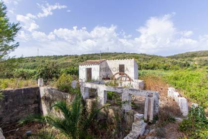 Traditional country house to renovate for sale in Alaior